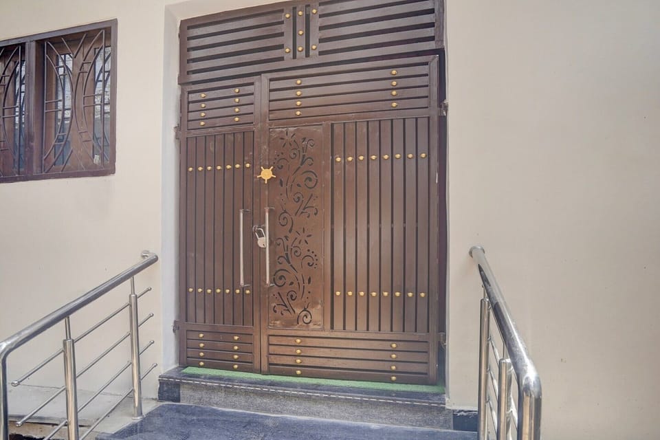 Entrance / Reception