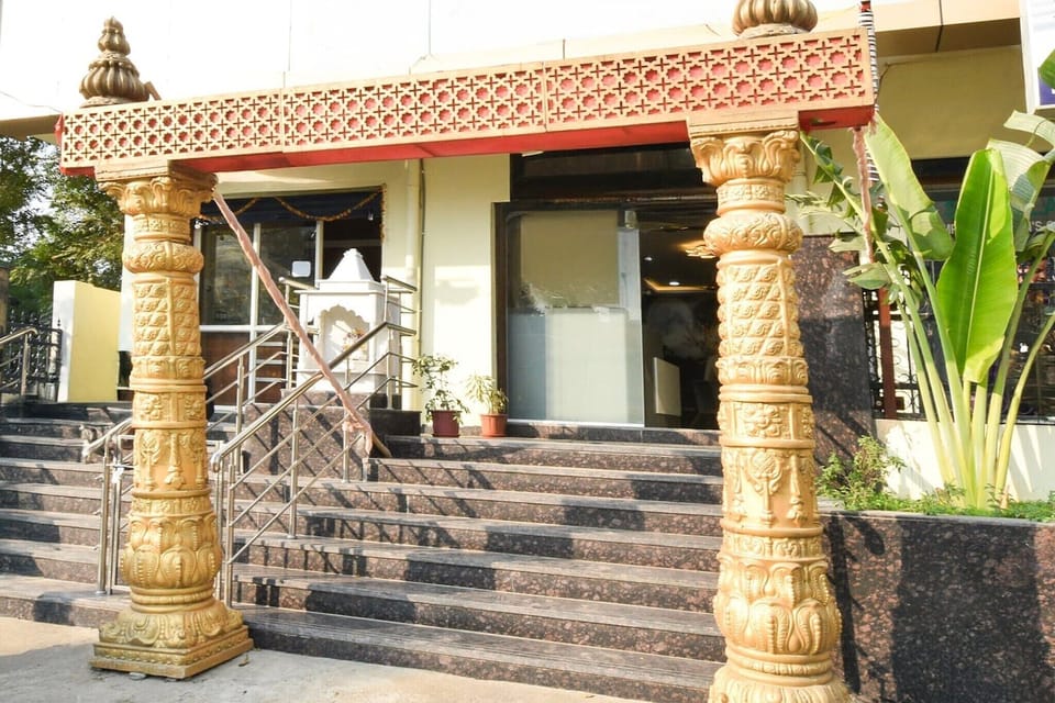 Entrance / Reception