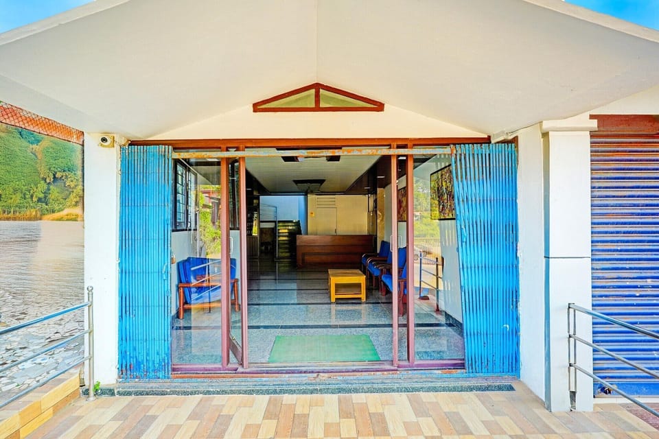Entrance / Reception