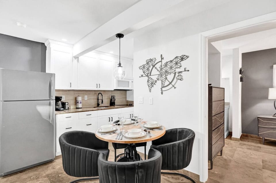 Spacious Kitchen with BarSpacious Kitchen  — Cook & Gather Easily Seating — Cook & Gather Easily