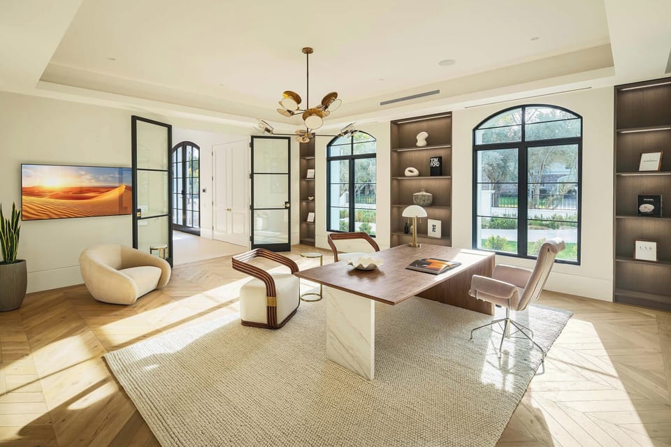 Villa Royale by LuxJB. BH Flats Mansion w Pickleball & Basketball court.