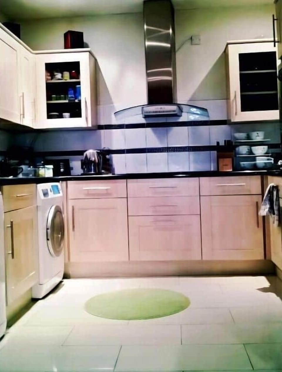 Access to Kitchen Shared All Mod Coms Dishwasher Bosch Appliances Microwave Oven LFridge Freezer