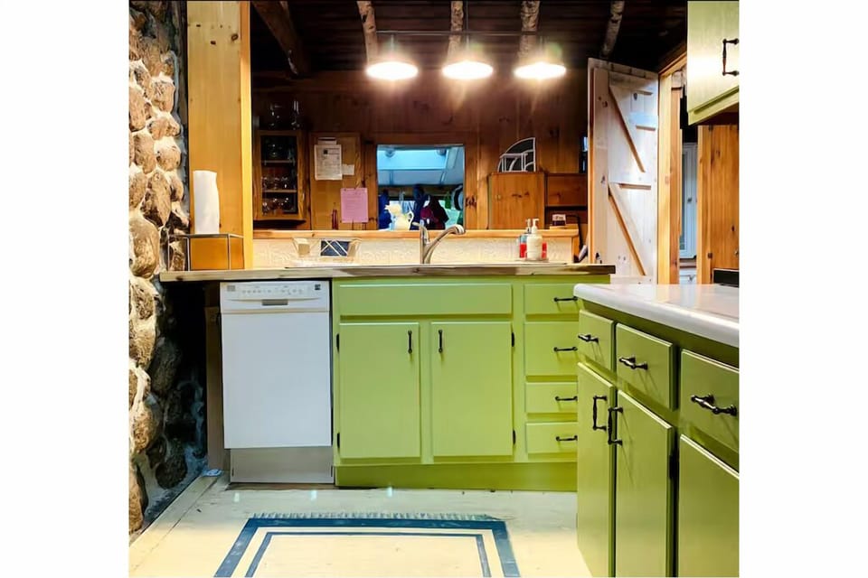 Kitchen Sink/Dishwasher
