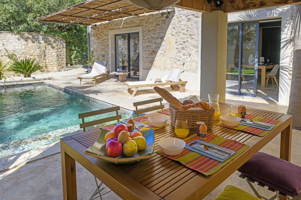 Have breakfast with a pool view.