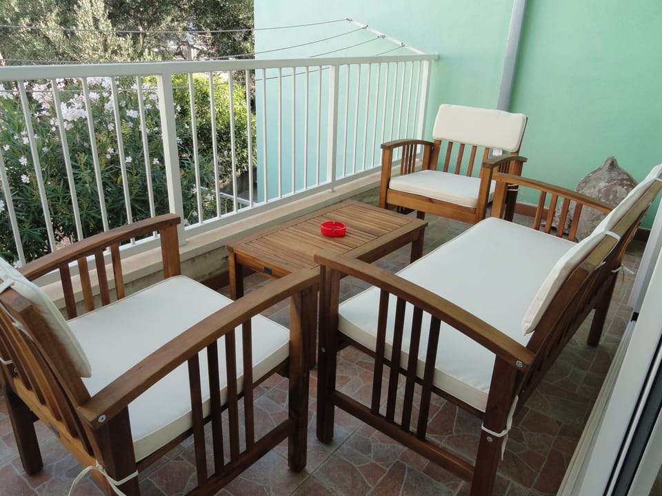 Terrace 2