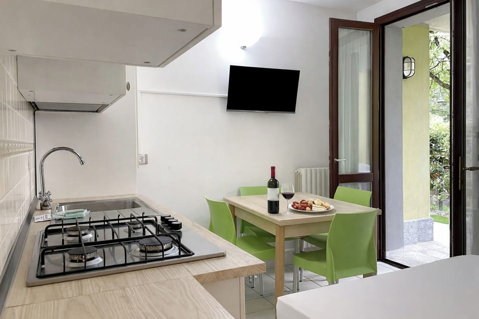 Kitchen and dining area