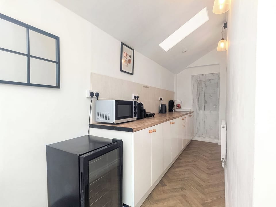 Kitchen | Couples Hot Tub Retreat, Swindon, Wiltshire, Chippenham, Cirencester, Royal Wootton Bassett, Marlborough