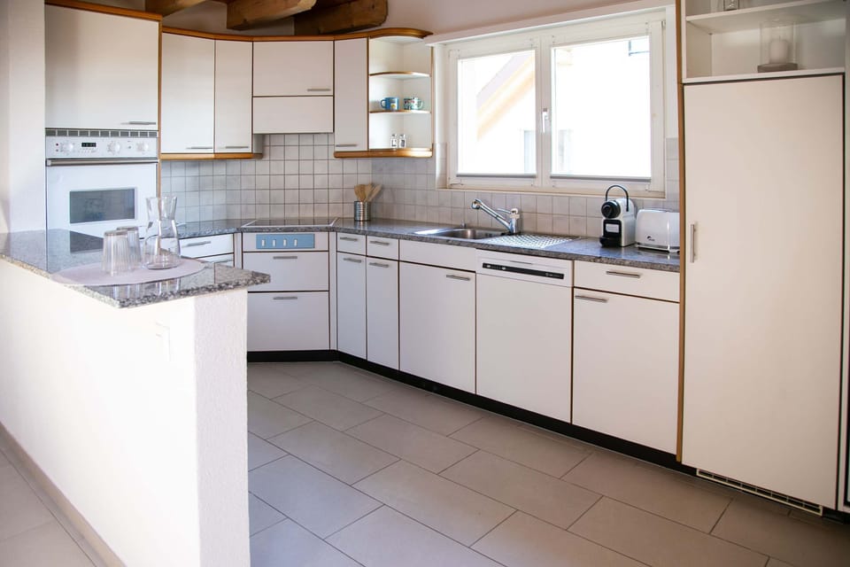 Fully equipped kitchen with plenty of space