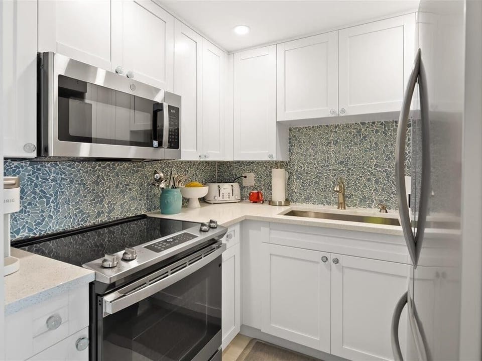 White-Bright-Kitchen