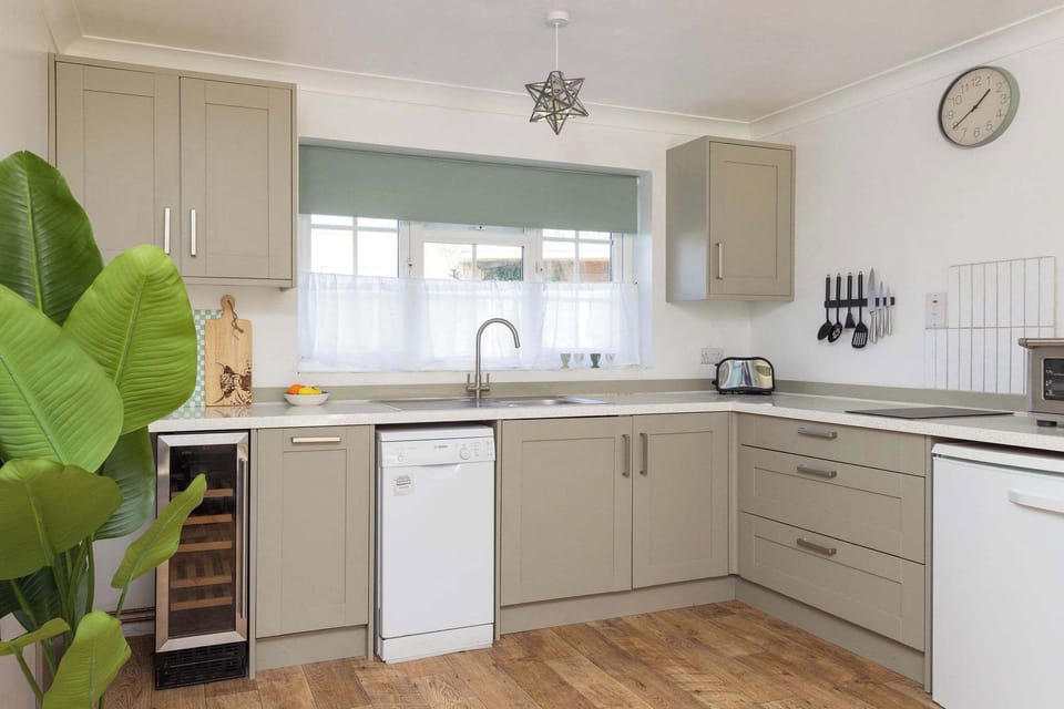 The well-planned kitchenette keeps stays simple, comfortable and effortlessly self-catered.