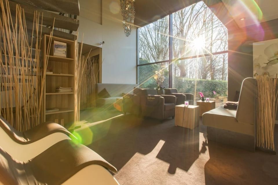 Soak up warm afternoon light while you relax in comfort.