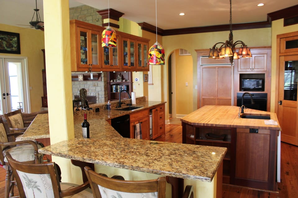 Great room & kitchen have amazing views-granite countertops