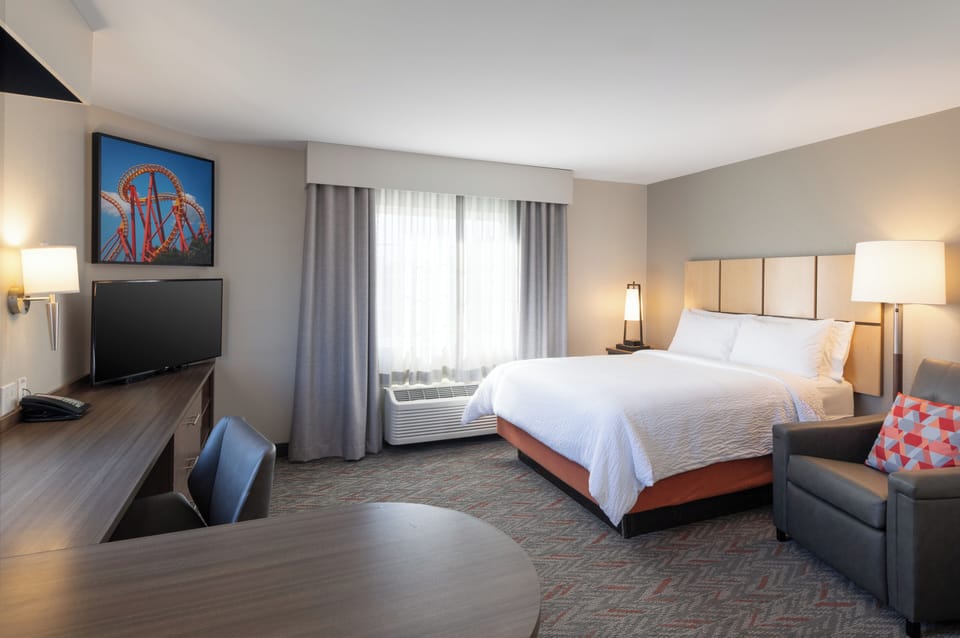 Unit with 1 Queen size bed
