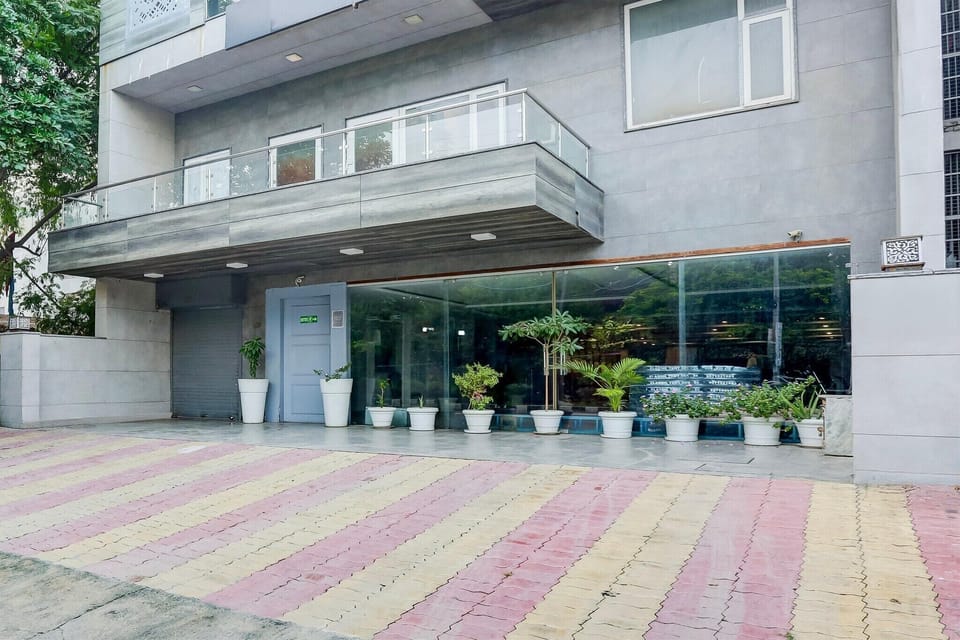 Entrance / Reception