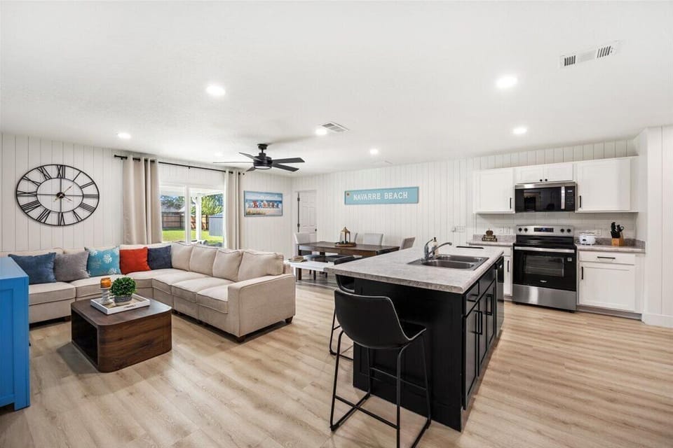 Bright Open-Concept Living & Kitchen w/ Modern Finishes & Beachy Vibes!