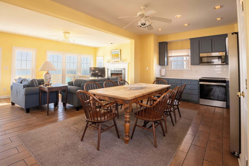 Level 2-Oceanfront Open Living-Dining-Kitchen