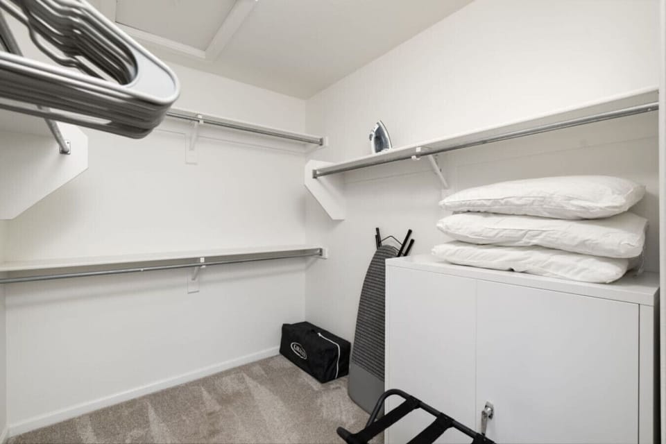 The Thirsty Cactus: Spacious Oasis Pool & Spa, Chandler, Arizona | Hosted by Rather Be Properties