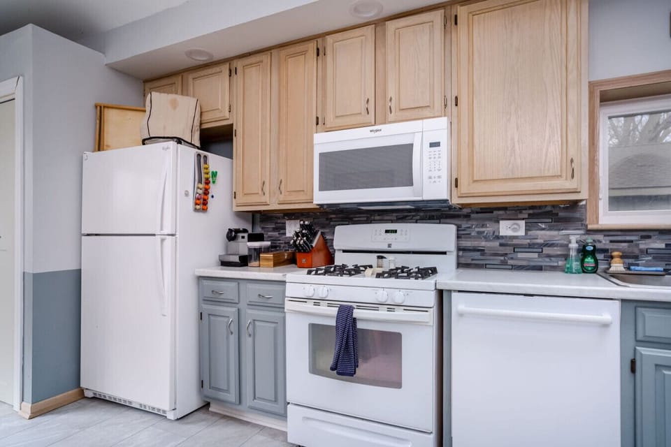 Updated Kitchen - All Appliances