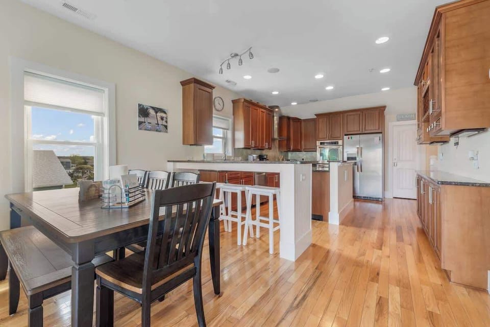  Crockpot, Microwave, Blender, Hot Water Tea Kettle are all located in this space for
your use
 Broom hung in here for this floor
 Step stool is also here to help reach higher shelves, and cupboards.
 Larger Recycling container is also located he