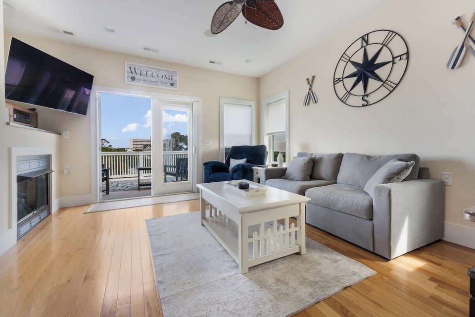  There are 3 remotes to control the TV and Stereo. All are labeled.
 There is also surround sound for the whole top floor. A knob is in the kitchen to adjust
the volume in that space.
*If there is NO sound, please use the power button on the actual