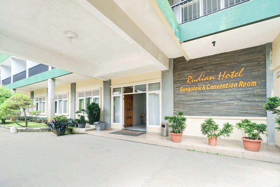 Entrance / Reception