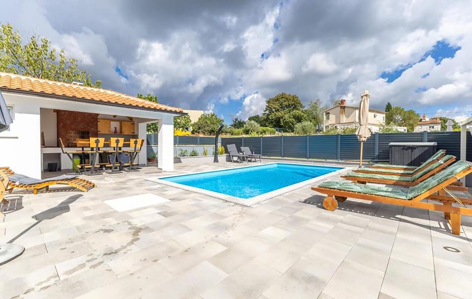 pool