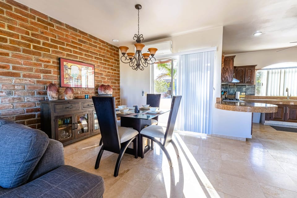 Casas Oasis dining