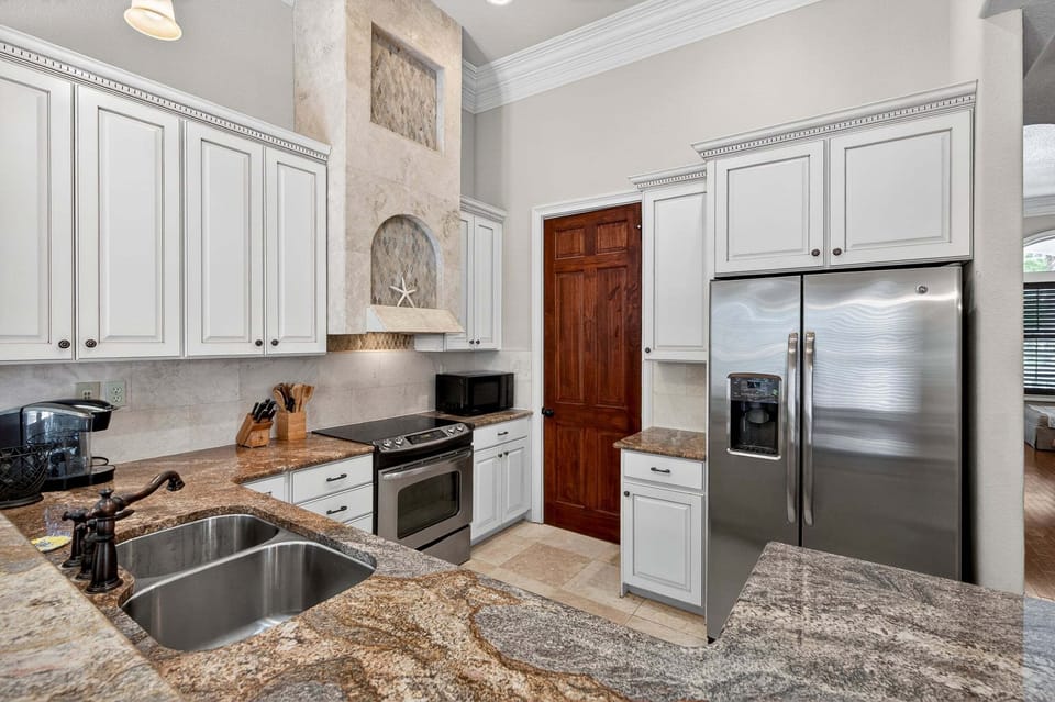 Ivory Palm - Seagrove - Kitchen