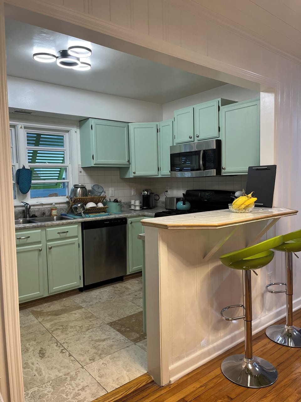 Fully-equipped kitchen