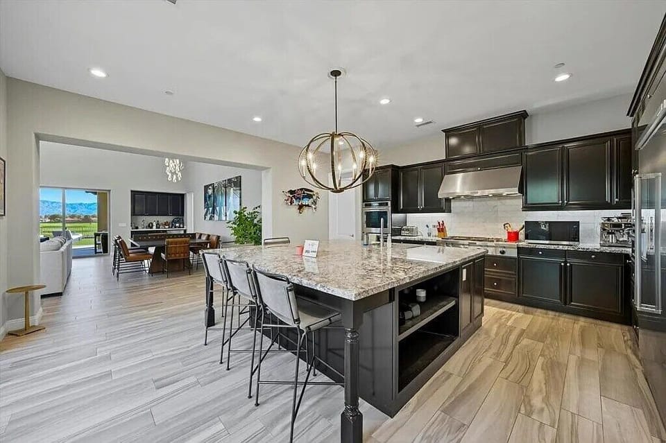 Fully Stocked Kitchen
