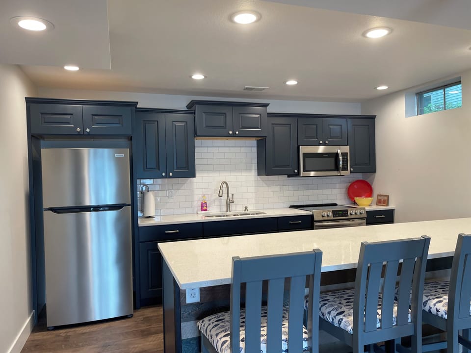 Walkout basement full kitchen 