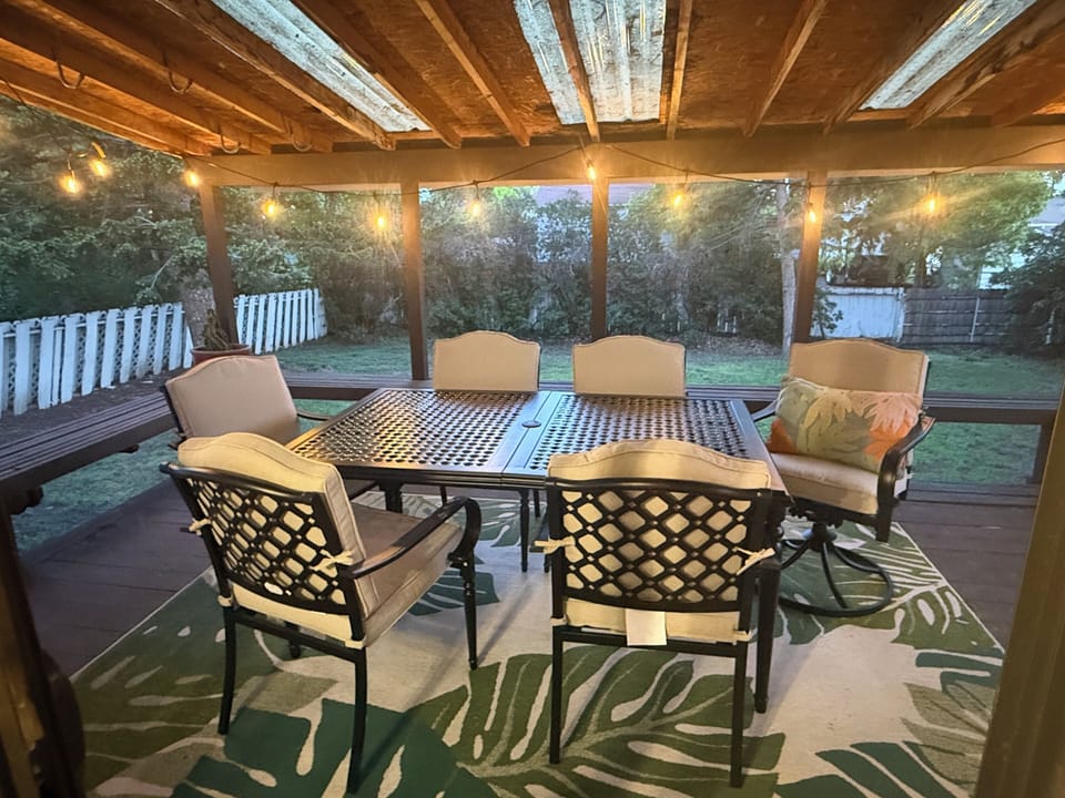 Outdoor dining
