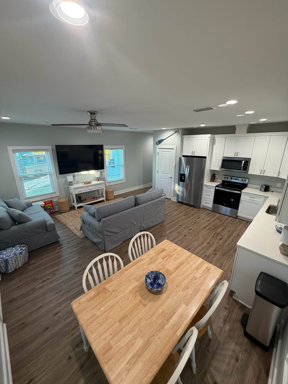 Living/Kitchen_crescent breeze