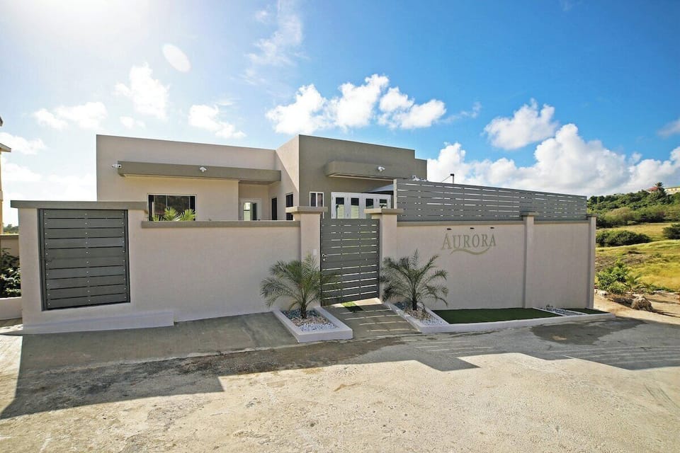 3BR Modern Villa w/ Private Pool & Fire Pit (3270)