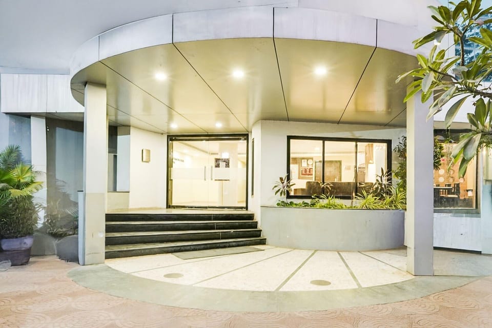 Entrance / Reception