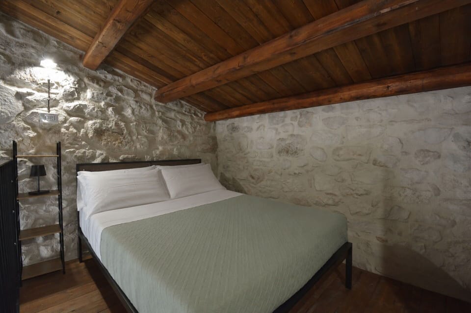 Autumn, Bedroom, Spring, Summer