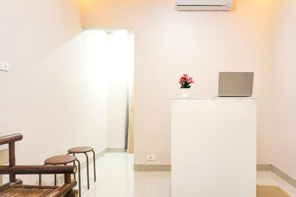 Entrance / Reception