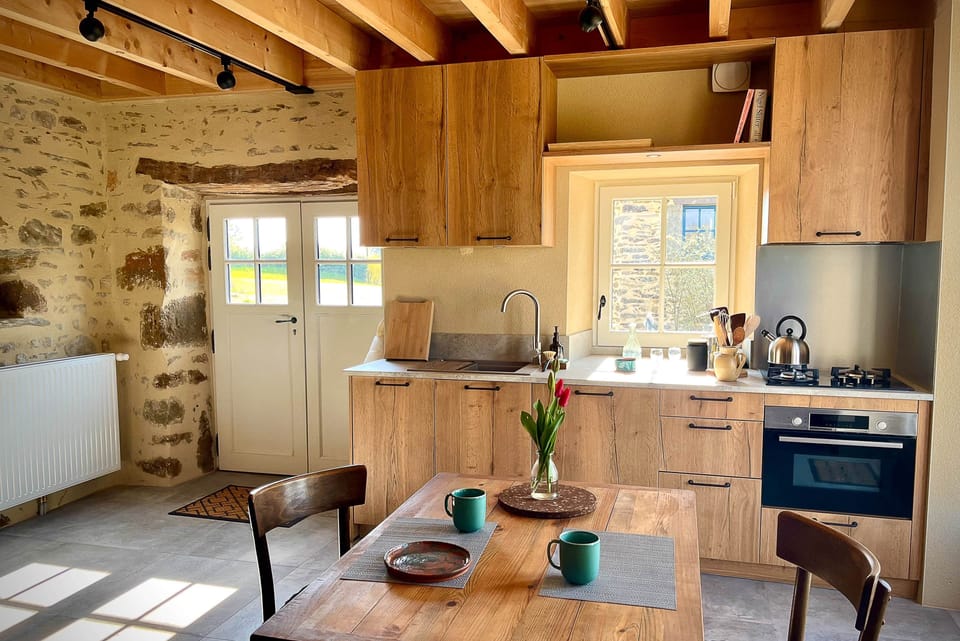 Entrance and kitchen dining area