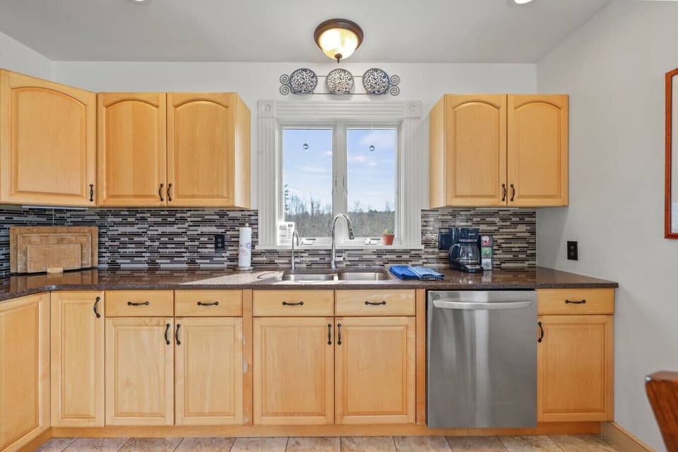 A bright and functional kitchen with everything you need to cook and gather with ease.