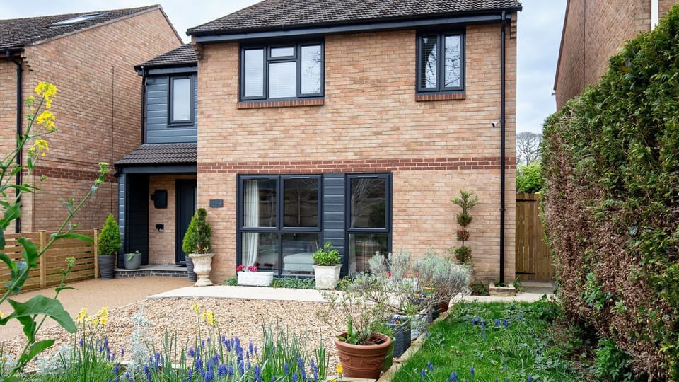Located in the Cotswold town of Cheltenham, Sandford House is a bright, sophisticated haven for groups of eight.