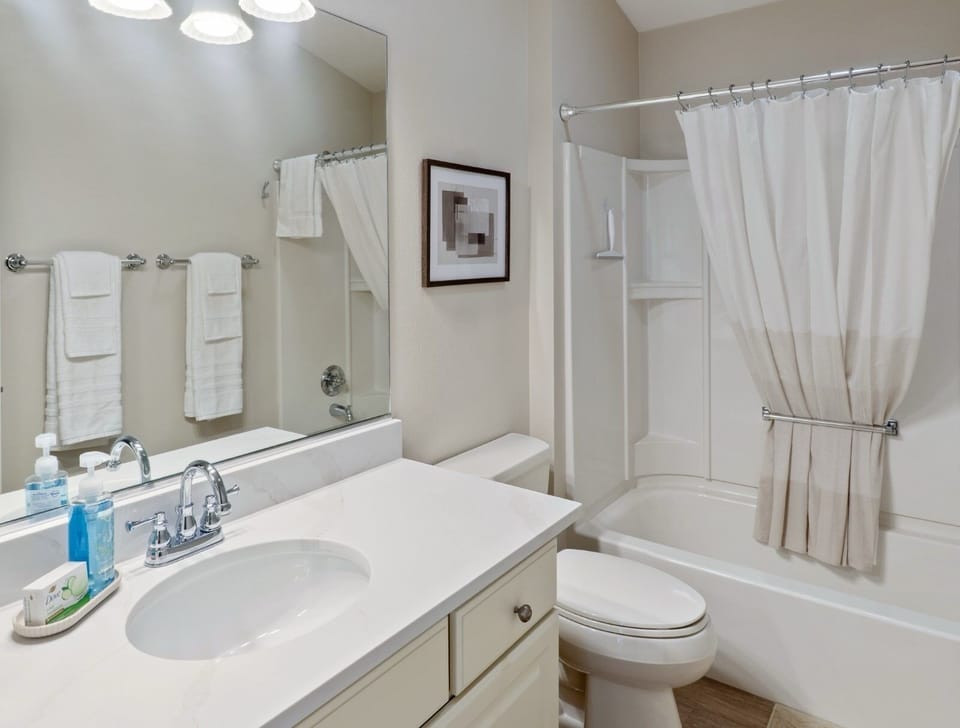Second full bathroom with tub and shower—ideal for guests or additional space.