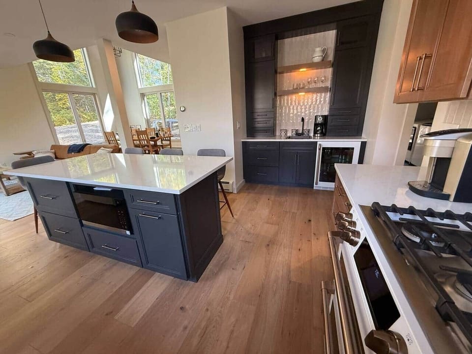 Chef's kitchen and wet bar / fridge. 
