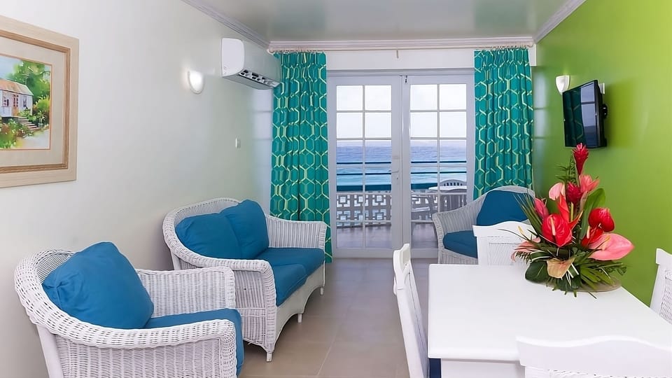 Gather for cocktails, then step out to sea breezes.