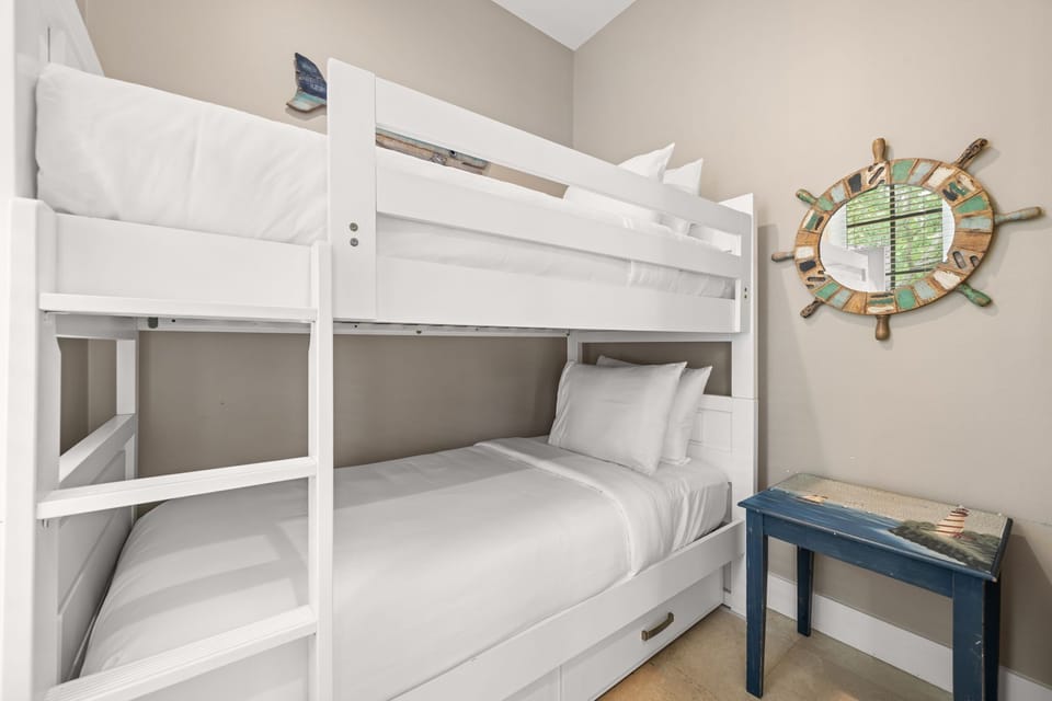 1st Floor Bunk Room