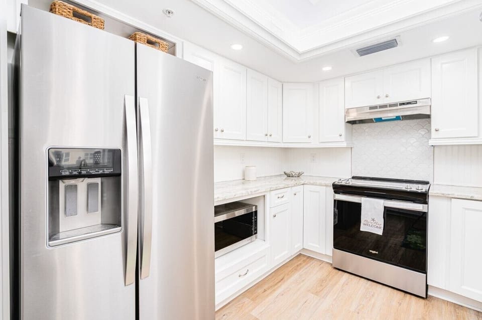Full kitchen