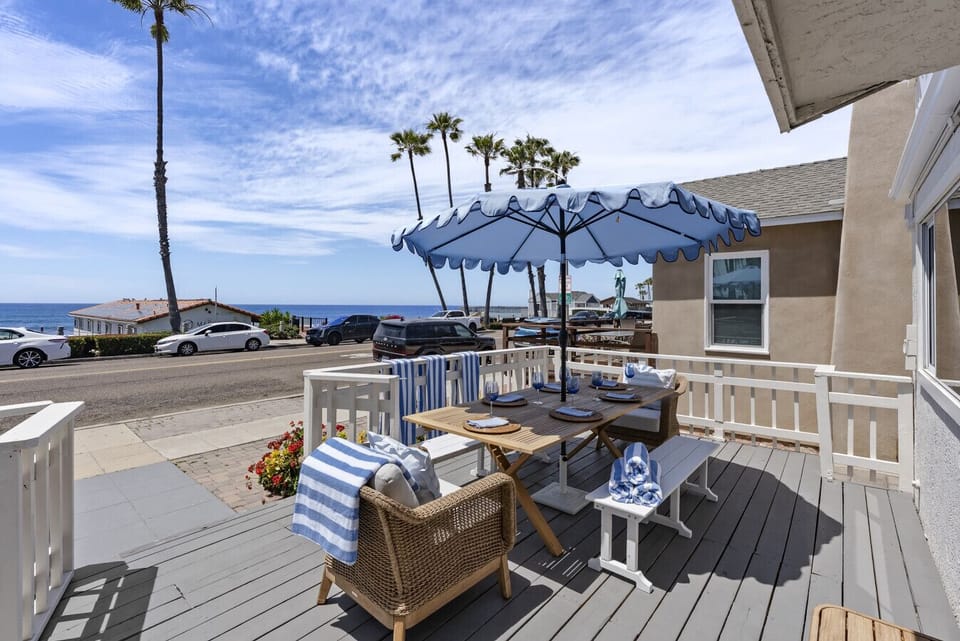 Oceanside best beach rental, best Oceanfront vacation rental Oceanside, Ocean view beach house, Across from the beach, Steps from the sand, Walk to Oceanside Pier, Walk to restaurants, Walk to coffee shops, Family-friendly vacation rental, Sleeps 10, 4 be