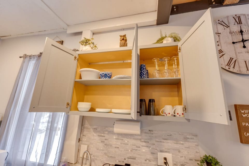 Kitchen cabinet