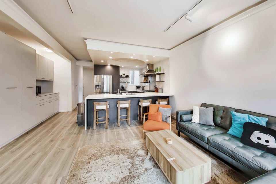 Open concept living/kitchen