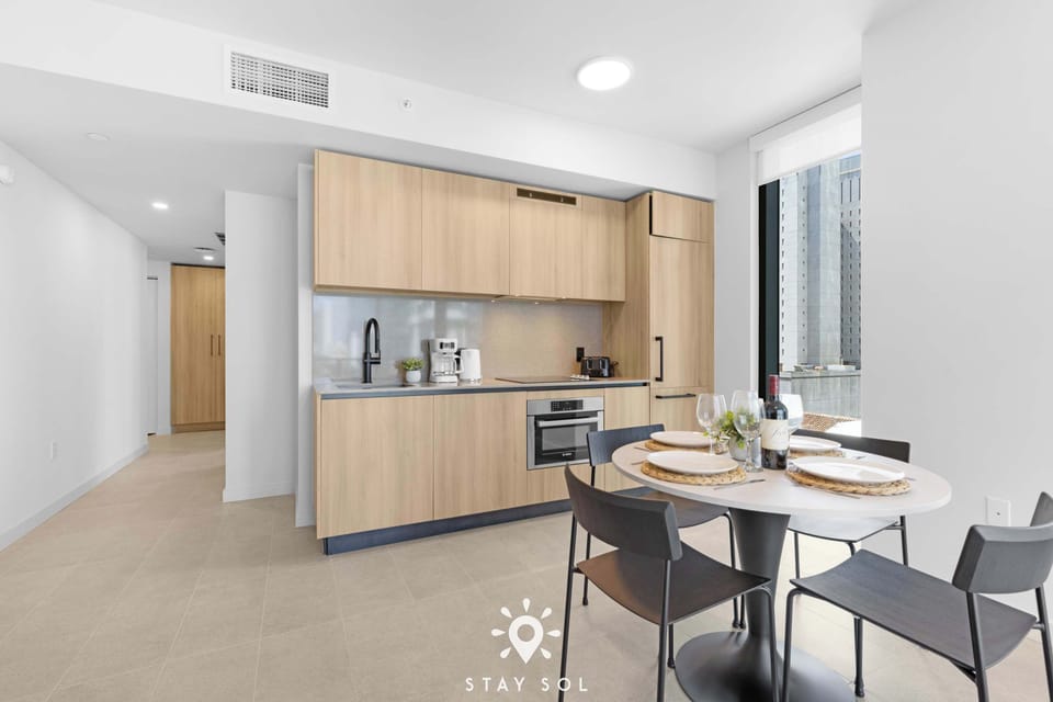 Kitchen - Dining 