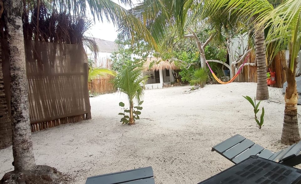 Outdoor private area, hammock and common grounds of Valentina Holbox